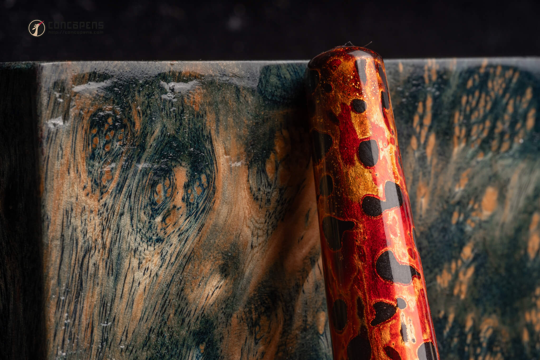 **The patterns on the pen are meticulously crafted by artisans.**