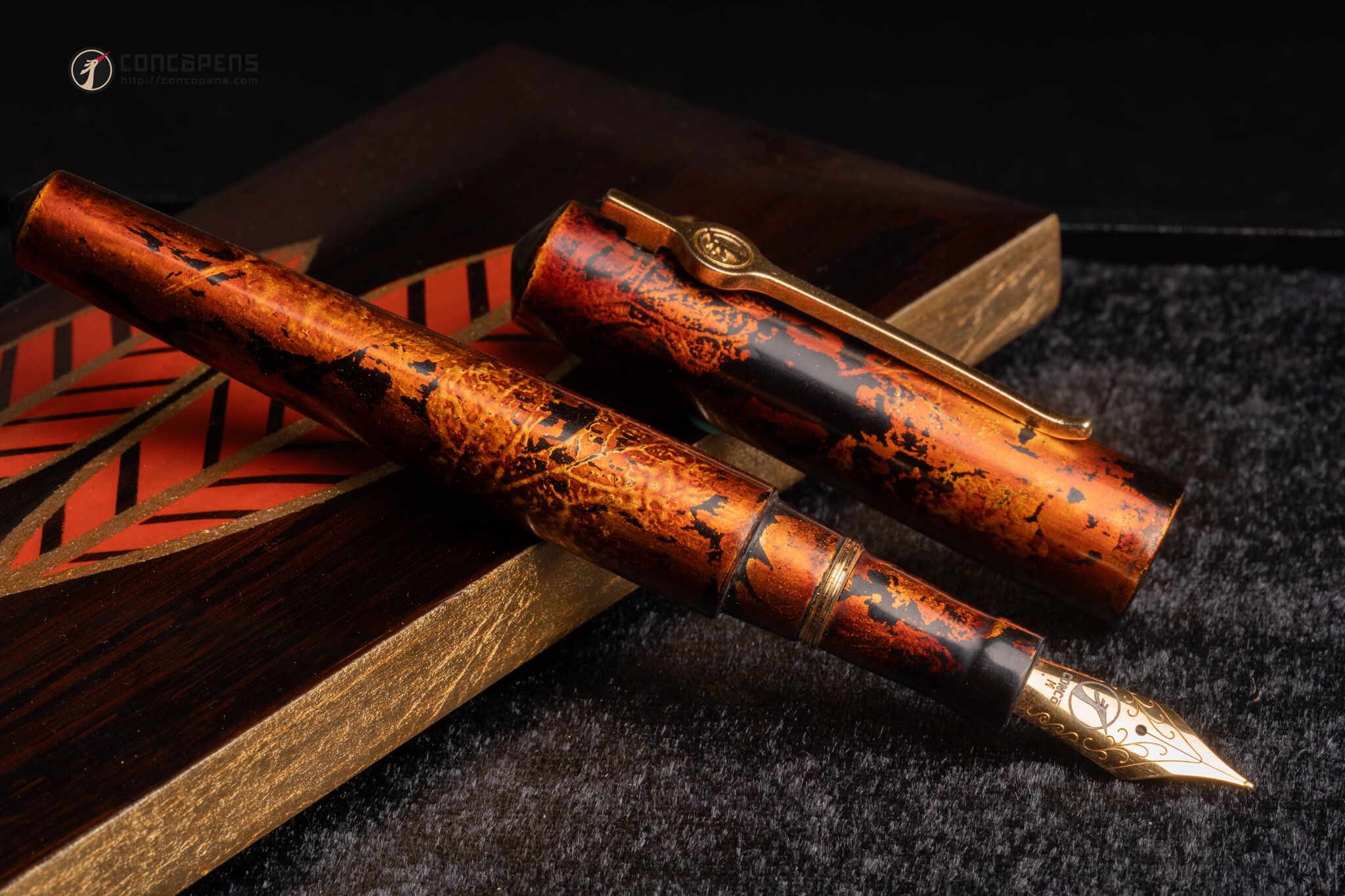 The iconic image of golden autumn leaves is skillfully incorporated into the traditional Vietnamese lacquer fountain pen.